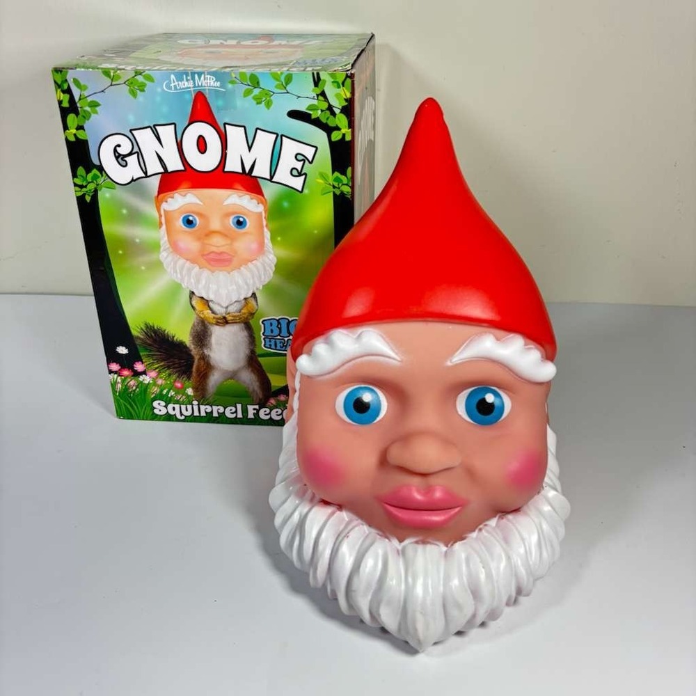 Squirrel Feeder Gnome‎ Head Wildlife Garden Outdoor Home Gift Archie McPhee (U7)